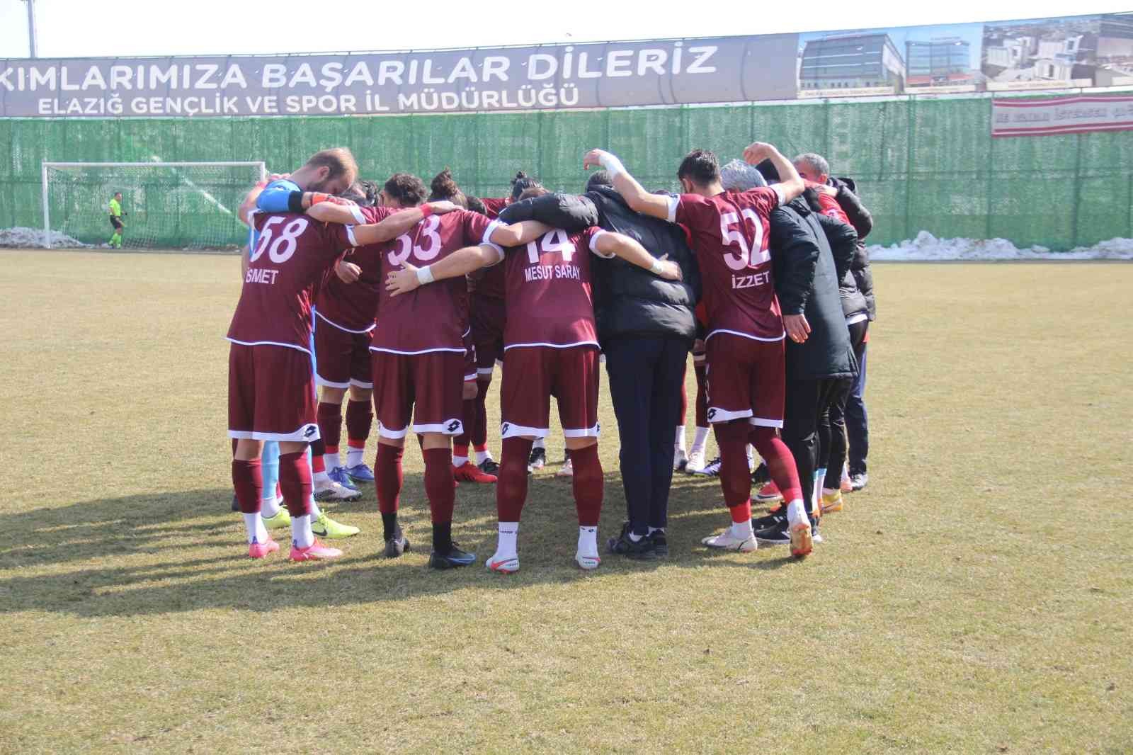 Elazığspor, 20 futbolcuyla Adıyaman’da #elazig