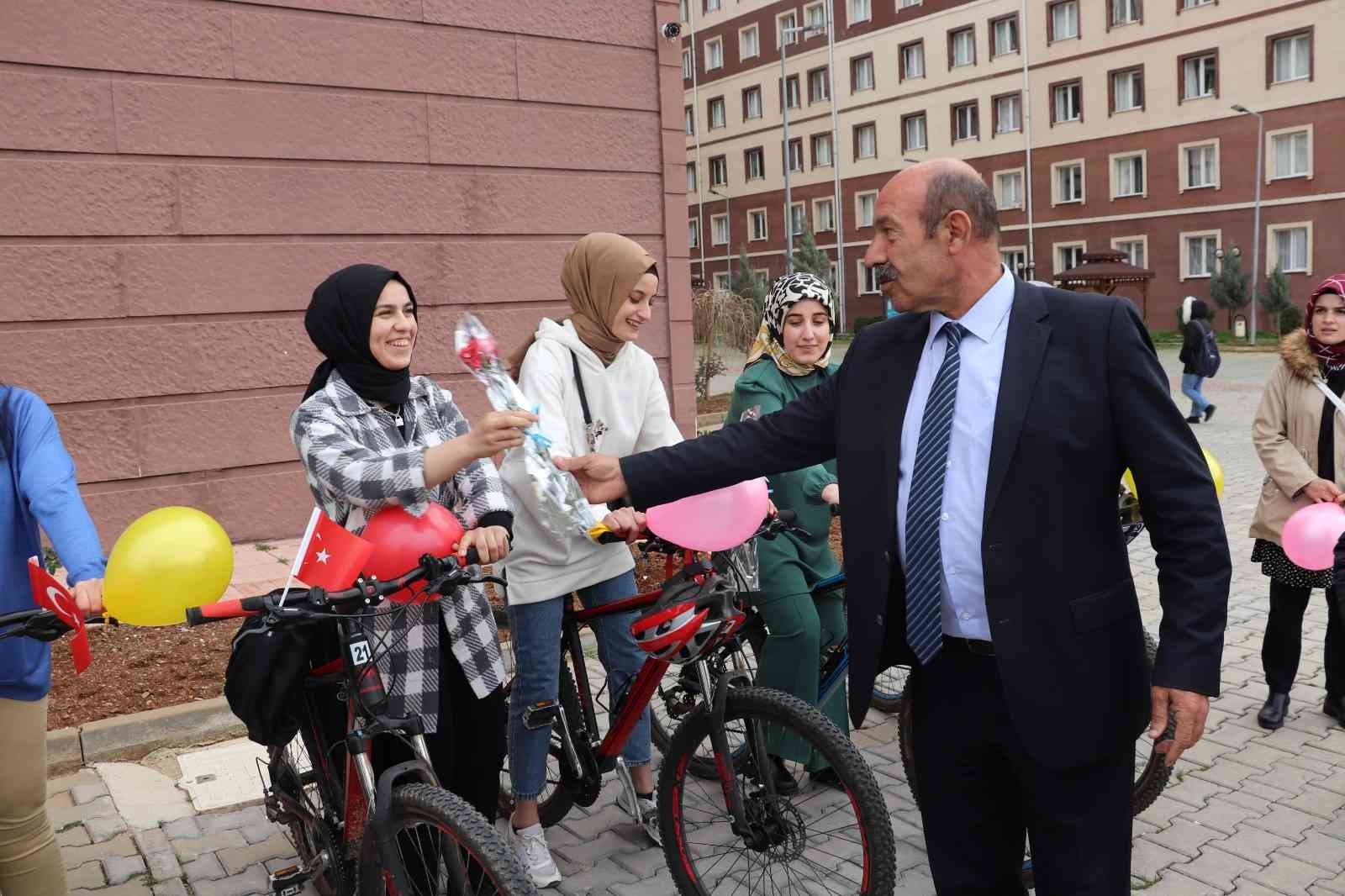 Siirt’te kadınlar için bisiklet turu gerçekleştirildi #siirt