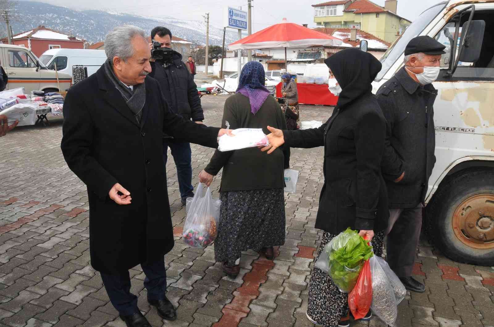 Başkan Akkaya’dan Dünya Kadınlar Günü’nde kadınlara hediye