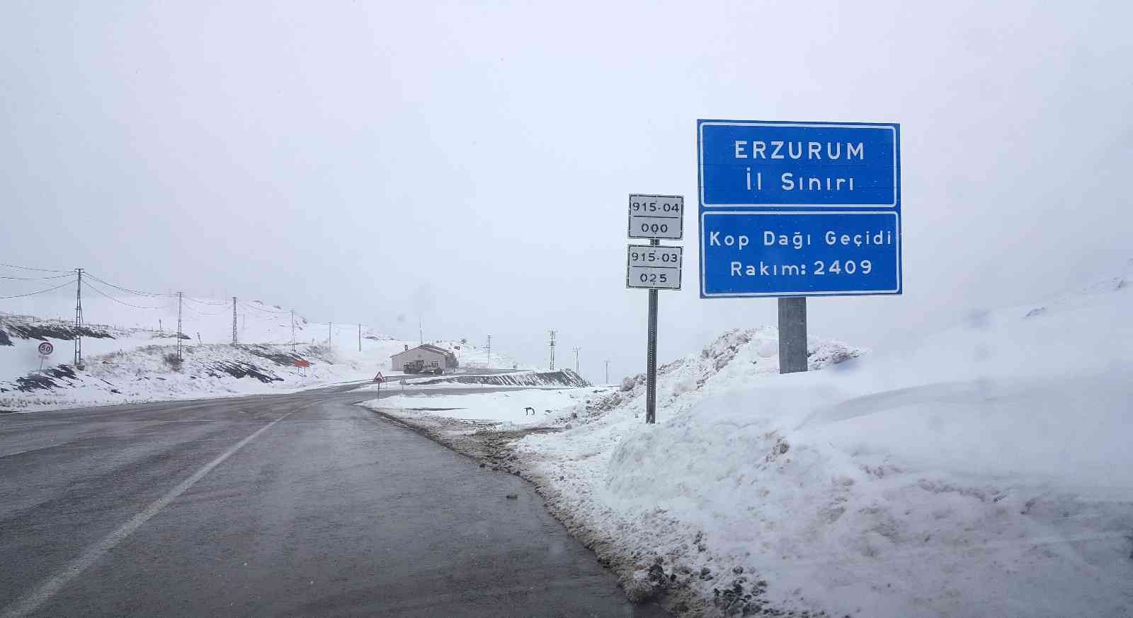 Kop Dağı Geçidinde kar ve tipi etkili oldu #bayburt