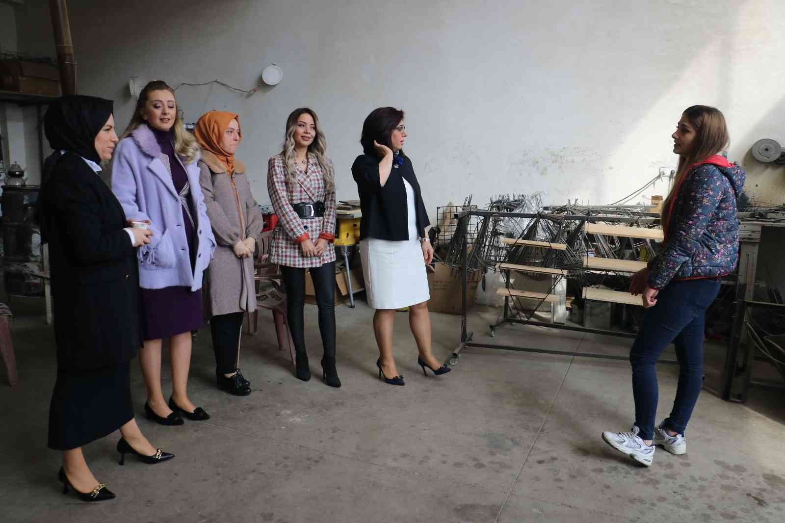 İşi gücü güzellik olan kadınlardan işçi kadınlara ziyaret #sivas