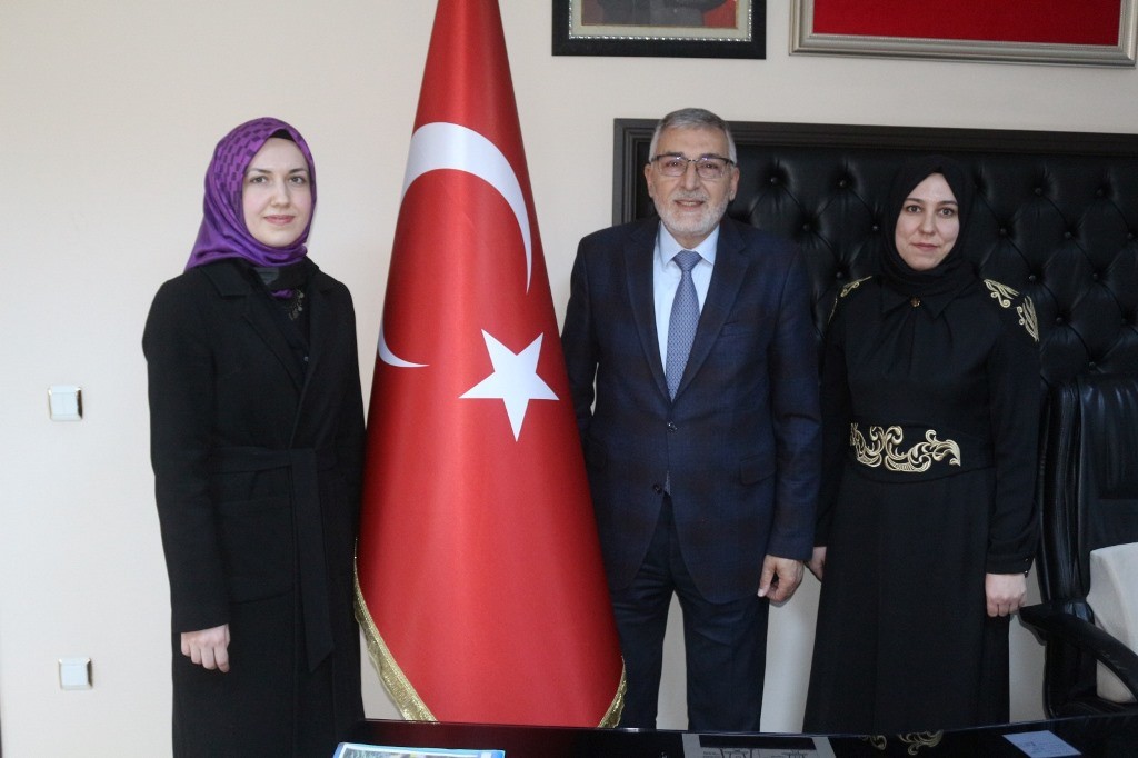Türk Dünyası Vakfı Düşünce Okulu eğitmenlerinden Başkan Bozkurt’a ziyaret