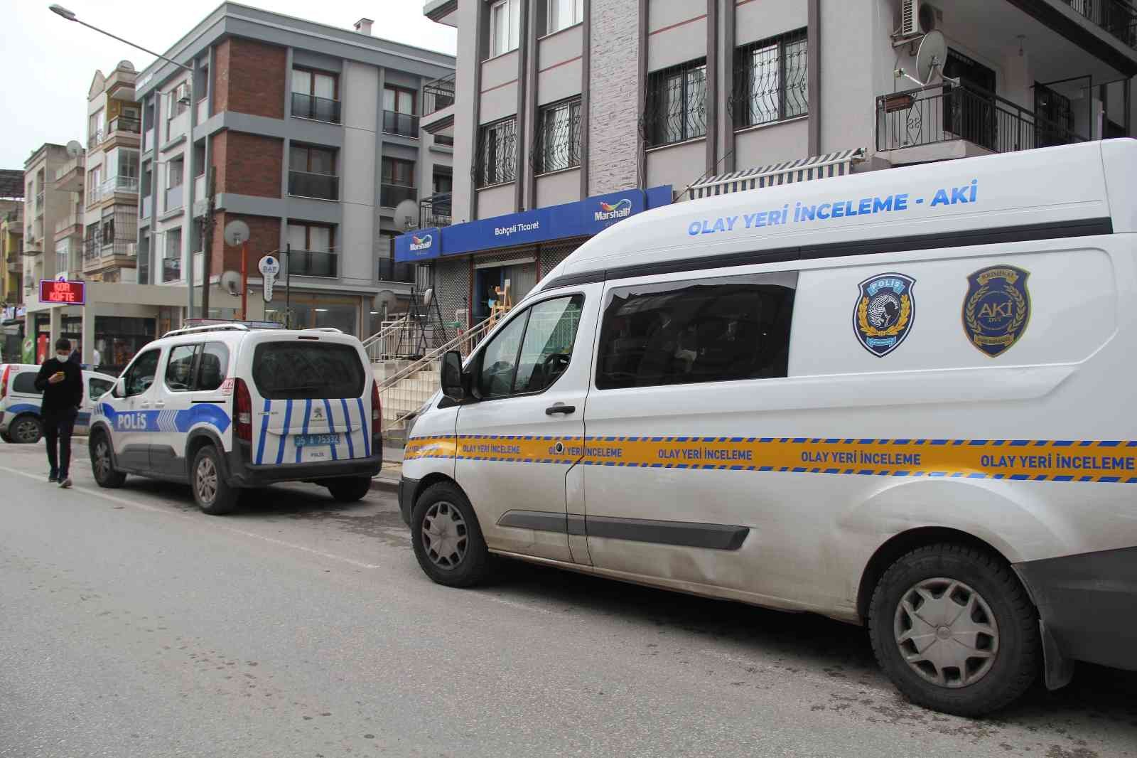 İzmir’de kan davalısı tarafından silahla vurulan kişi yaşam mücadelesini kaybetti #izmir