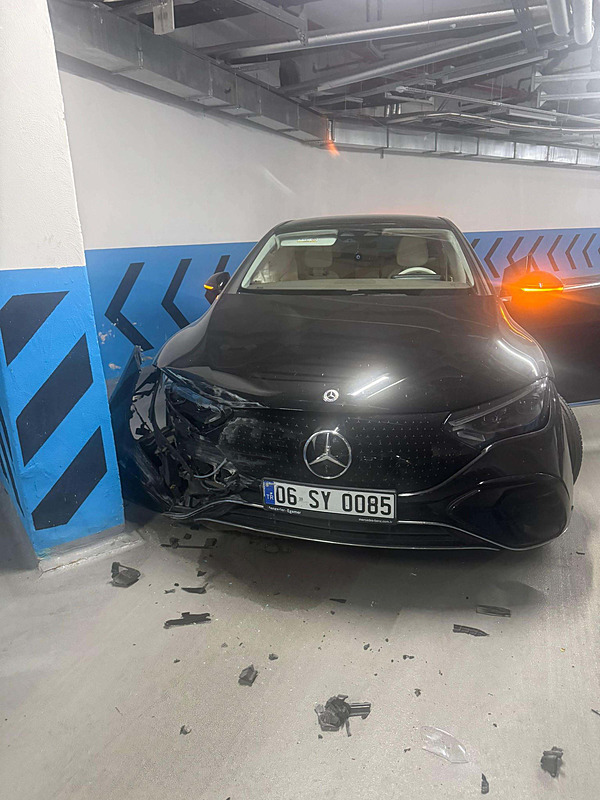 Vale lüks aracı pert etti: Üstüne para aldı! Pişkin sözleri ’bu kadar da olmaz’ dedirtti!