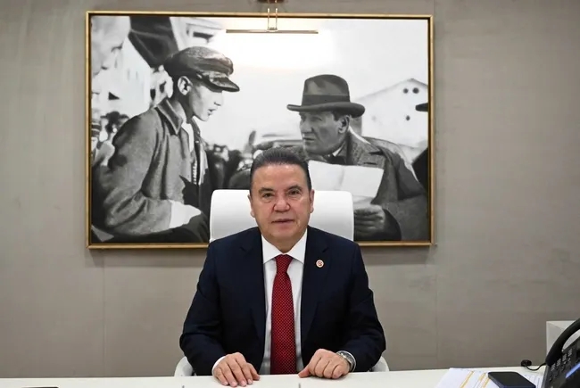 SON DAKİKA: Muhittin Böcek’in gelini Zuhal Böcek tutuklandı