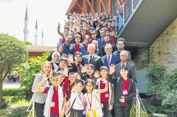 vali-davut-gulden-istanbulun-cocuklarina-dev-yatirim-1780824714964.jpg