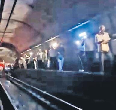 metro-raydan-cikti-3-yarali-1781901411698.jpeg