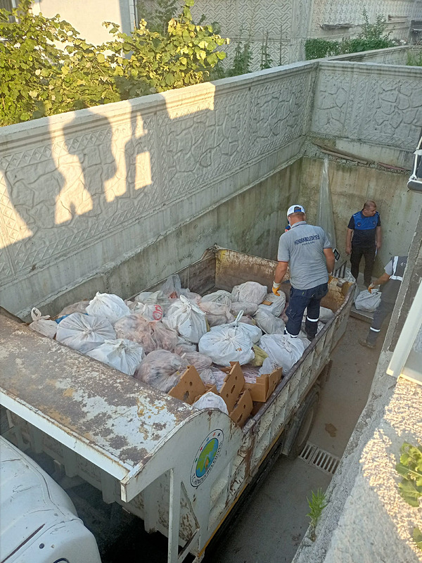 sakaryada-bir-isletmede-5-bucuk-ton-etiketsiz-et-ele-gecirildi-1783036747558.jpeg