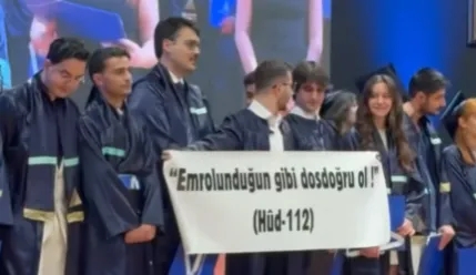 ayet-yazili-pankarti-indirmeye-calismislardi-omer-celikten-destek-mesaji-1783612449535.jpeg