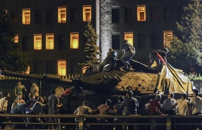 FETÖ’nün darbe girişiminin üzerinden 10 yıl geçti: Cumhurbaşkanlığı Kabinesi üyelerinden 15 Temmuz mesajları
