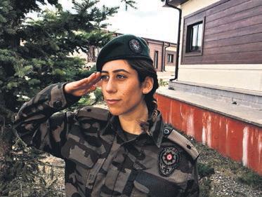 on-yil-gecti-anne-hala-her-kapi-sesinde-kizini-bekliyor-cennet-mi-geldi-1784052809343.jpeg