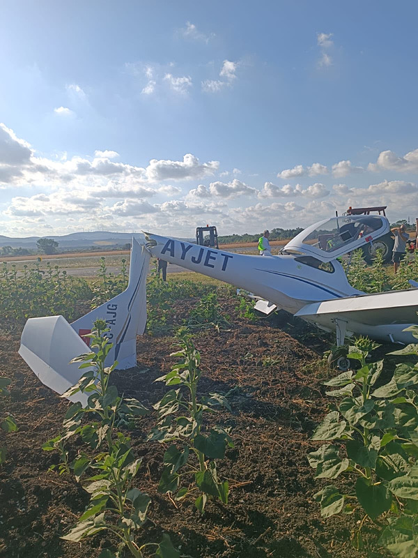 catalcada-egitim-ucagi-pistten-cikti-pilot-ogrenci-yaralandi-1786037934631.jpeg