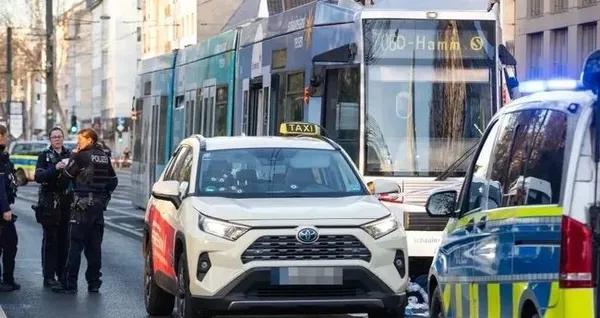 o-mesajlar-baybasinin-basini-yakti-her-saniyesi-gozetim-altinda-yegeni-vurulunca-olum-tehditleri-savurmustu-1789656291694.jpg