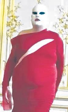 pariste-seytani-moda-haftasi-1791304721582.jpeg