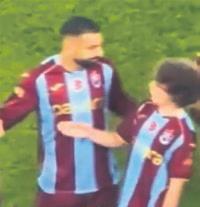 100-milyon-verdi-oglu-salah-ile-maca-cikti-1792597401856.jpeg