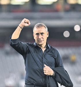 fenerbahcede-4-ismail-kartal-donemi-dun-resmen-sona-erdi-yeni-hoca-italyan-1793137709111.jpeg