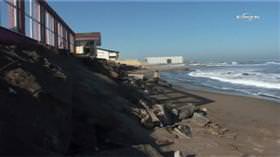 Karadeniz'in dalgaları 6 yazlık evi yıktı