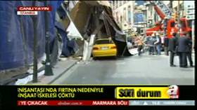 Nişantaşı'nda iskele devrildi!