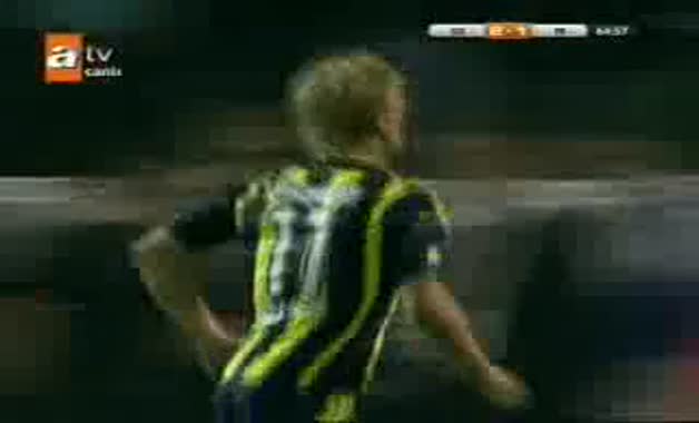 Galatasaray: 2 - Fenerbahçe: 2 (Dk. 65 Kuyt)