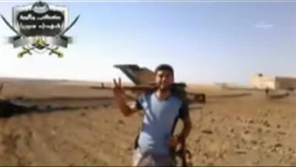 Suriye’de düşürülen bir uçağın görüntüleri yayınlandı!