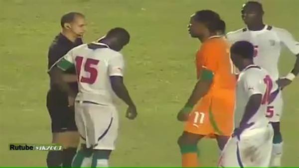 Senegal - Fildişi maçında ortalık karıştı!
