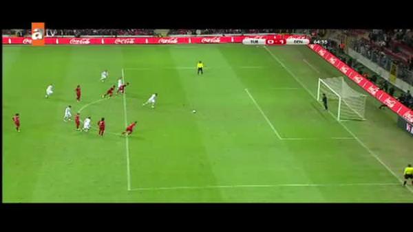 Türkiye: 0 - Danimarka: 1 (Dk 65 Bendtner)