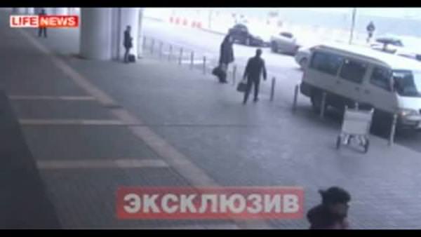 Moskova’da havalimanındaki silahlı gasp kameraya yansıdı