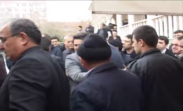 Uludere kaymakamı eşine ağlayarak veda etti!