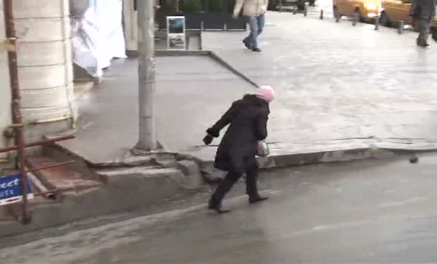 Taksim buz tuttu