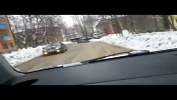 Rusya’da sarhoş sürücü pert araçla polisten kaçtı