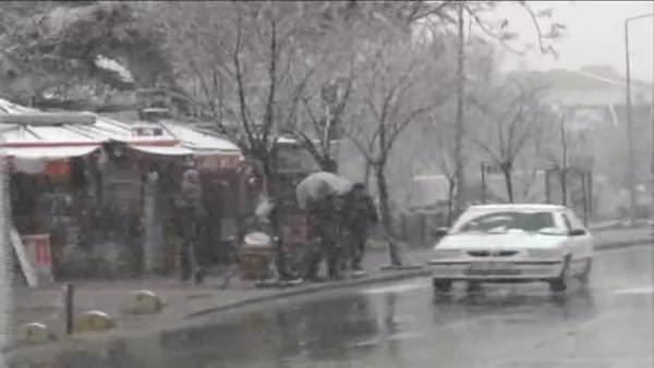 Edirne'ye 2013'ün ilk karı yağdı