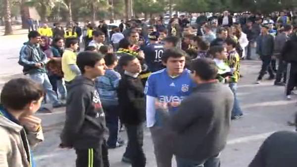 Fenerbahçe'ye Adana'da olaylı karşılama