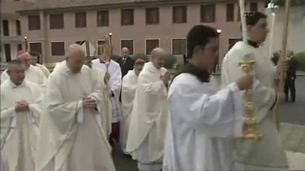Papa, Roma’da Müslüman mahkumların ayaklarını öptü