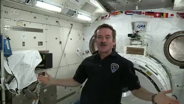 Astronotlar Uzay’da nasıl uyuyor?