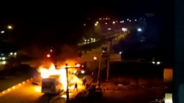 Afyonkarahisar’da özel halk otobüsü alev alev yandı…