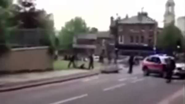 Londra'da satırlı bıçaklı terör saldırısı