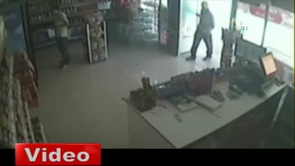 Hırsız güvenlik kamerasına yakalandı