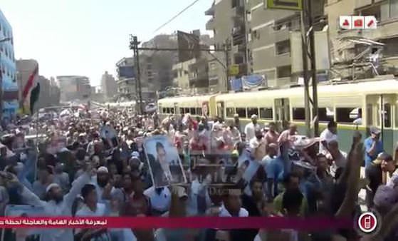 Mursi taraftarlarının vurulma anı