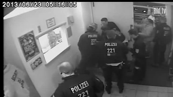 Alman polisinden yeni dayak skandalı