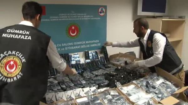 Atatürk havalimanı'nda kaçak cep telefonu operasyonu
