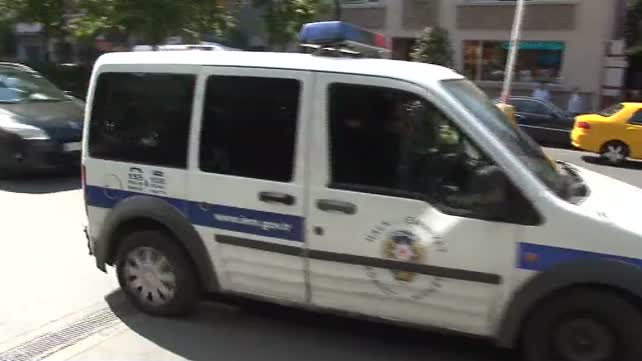 Evde yalnız bırakılan 2 yaşındaki bebek 4’üncü kattan düştü