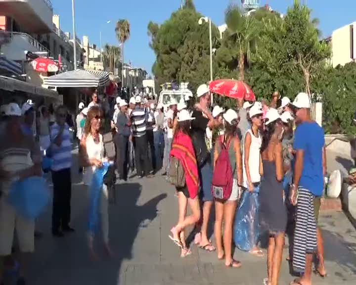 Altınkum Plajı'nda çevre temizliği