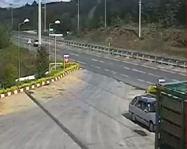 İki kız kardeşin ölümü kameralara yansıdı