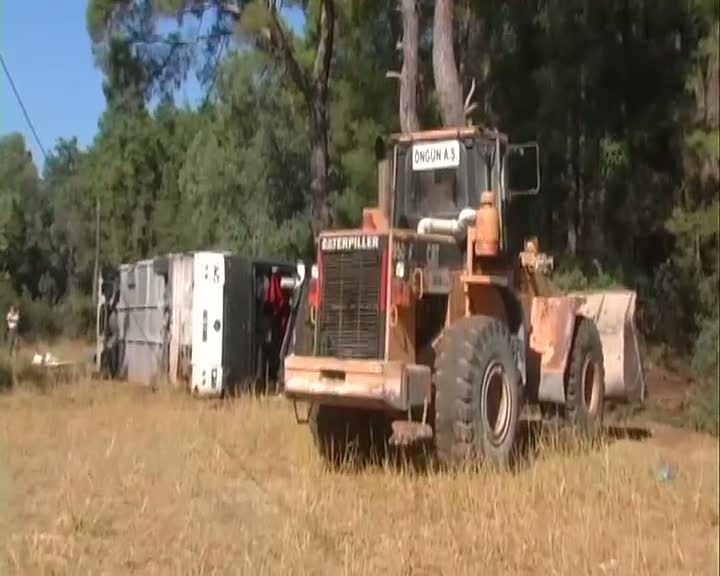 Muğla'da tur otobüsü devrildi: 12 yaralı