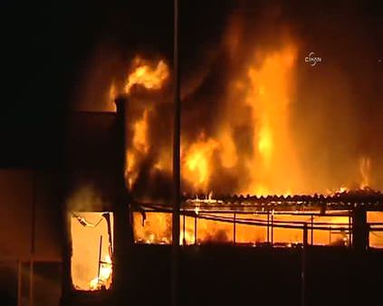 Sefaköy'deki tekstil fabrikasında yangın