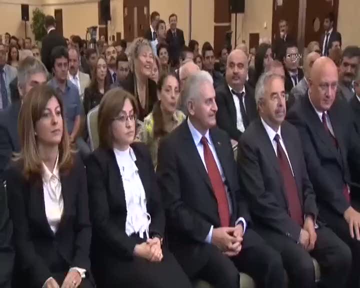 Konuşma engelli çocukların düeti, Bakan Yıldırım'ı ağlattı