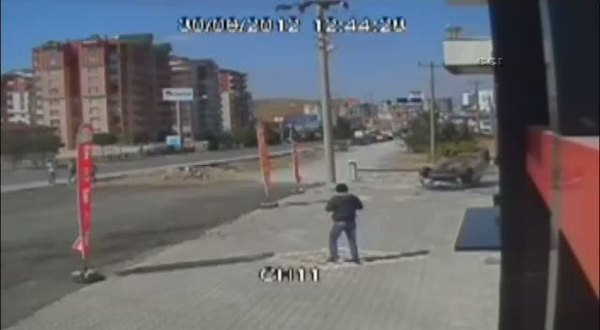 Kırıkkale’de bayan sürücü takla attı
