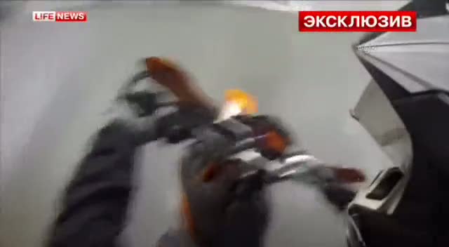 Motoru ile Moskova metrosuna girdi