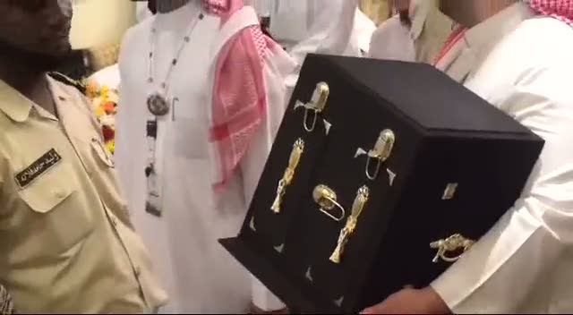 Kabe'nin örtüsü Ben-i Şeybe ailesine verildi