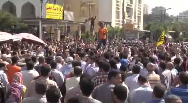 Mısırlı Bilal'in cenaze merasimi gösteriye dönüştü